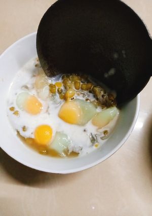 Hình của món Chè trứng đậu xanh.