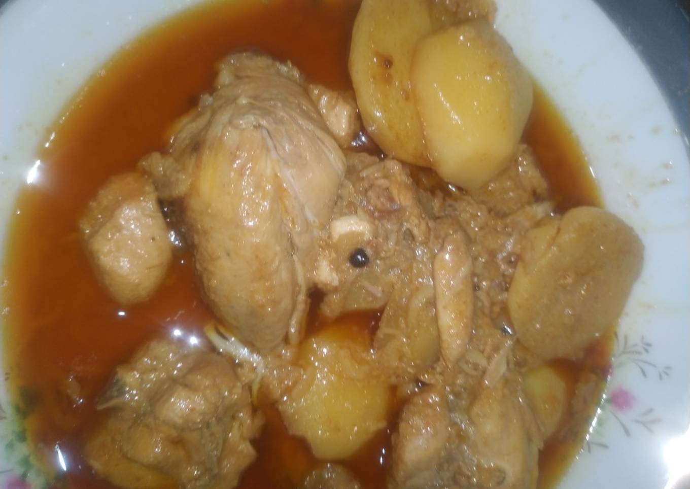 Chicken qorma aloo