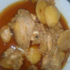 A picture of Chicken qorma aloo.