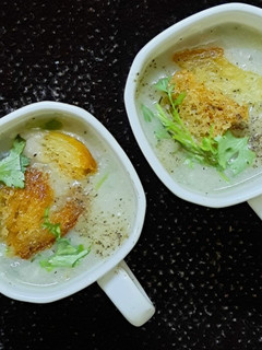 A picture of Italian Garlic Soup.