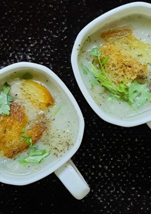 A picture of Italian Garlic Soup.