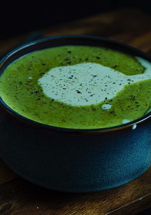 A picture of Creamy Pea Soup.