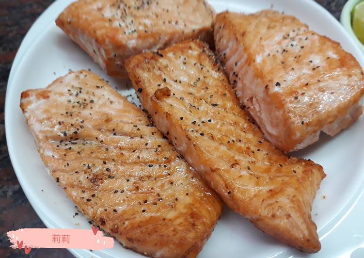 Langkah Mudah untuk Membuat Salmon goreng (air fryer) 氣炸鍋鮭魚 yang Bisa Manjain Lidah