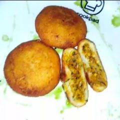 A picture of Qeema kachori.