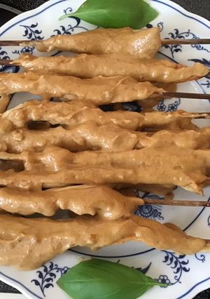 A picture of California Farm Seitan Mock Pork Sateh In Peanut Sauce.