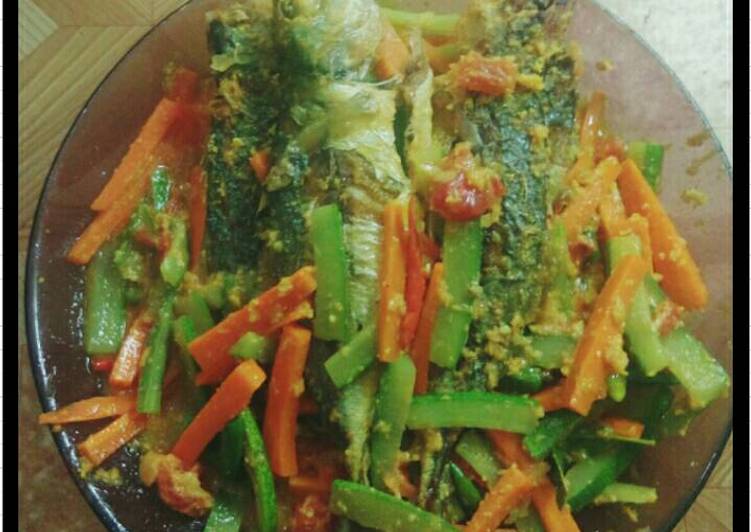 Resep Ikan Kembung Acar Kuning, Enak Banget