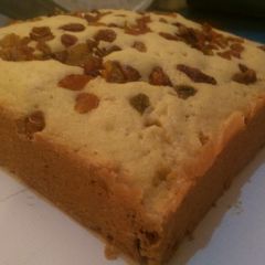 A picture of Vanilla Raisin Cake.