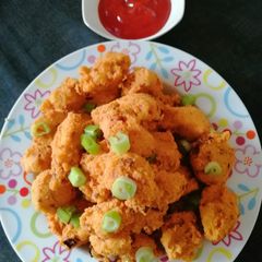 A picture of Chana dal pakora.