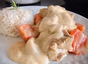 Hình của món Món Pháp Blanquette De Veau - Thịt Bê Hầm Cà Rốt Nấm Phủ Sốt Bơ Trứng.