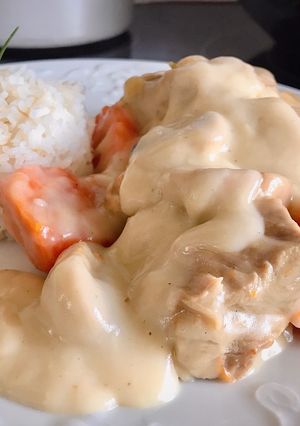 Hình của món Món Pháp Blanquette De Veau - Thịt Bê Hầm Cà Rốt Nấm Phủ Sốt Bơ Trứng.