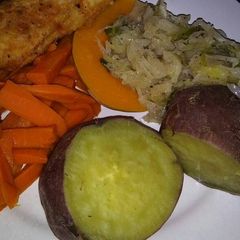 A picture of Fried fish with vegetables.