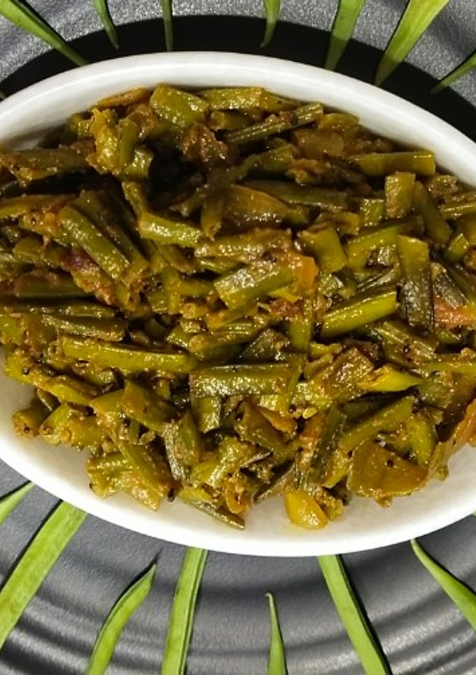 ग्वारफली प्याज़ की फ्राई सब्ज़ी रेसिपी मुख्य फोटो