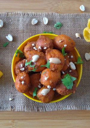 A picture of Gujarati Lasaniya Bataka - Garlic Potato Curry.
