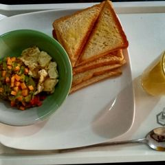 A picture of Guacamole and smoothie-Breakfast style😍.
