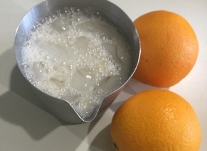 Una foto de Mori-Soñando (jugo de leche y naranja)