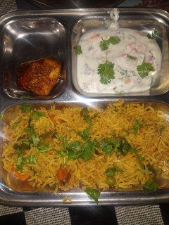 તવા પુલાવ (Tava Pulao Recipe In Gujarati) રેસીપી મુખ્ય ફોટો