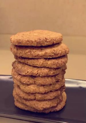 صورة لوصفة بسكويت صحي بطحين الشوفان واللوز 🍪