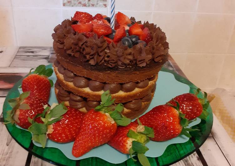 Recetta di Fatto in casa Naked Cake di compleanno