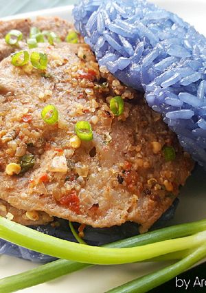 รูปของ เบอร์เกอร์ข้าวเหนียวลาบหมู