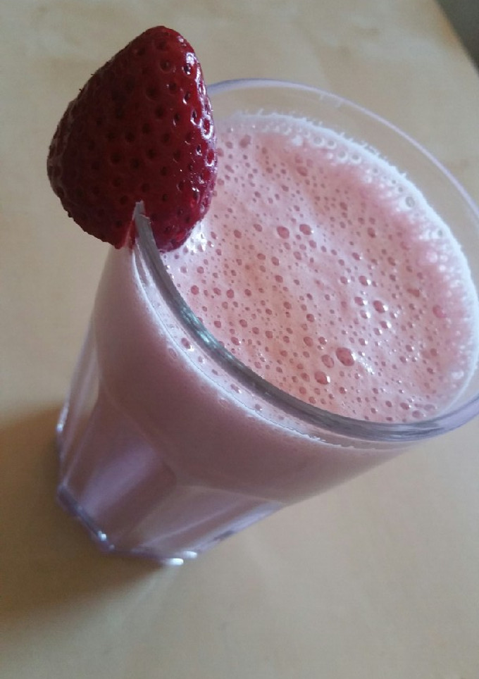 Una foto de Batido de fresa y proteínas
