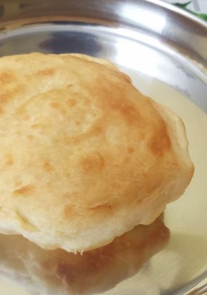 A picture of Bhatura.