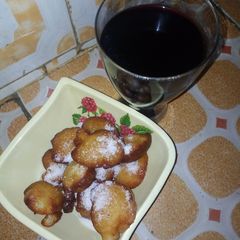 A picture of Puff puff me sugar with zobo.