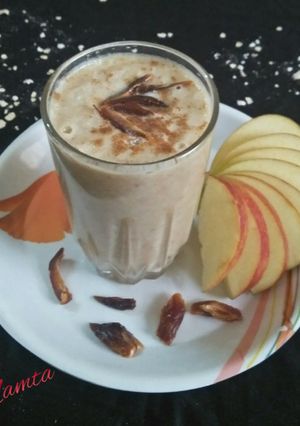 A picture of Oats Apple smoothie.