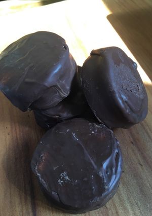Una foto de Alfajores de chocolate