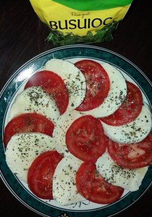 O poză a rețetei Salată Caprese.