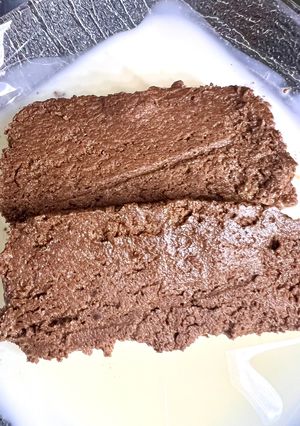 Une photo de Marquise au chocolat 🍫 et piment d'espelette 🌶️