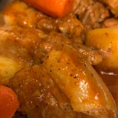 A picture of Pork Afritada.