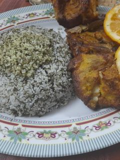 عکسی از دستور شوید پلو با ماهی سوخاری جنوبی 😍😋