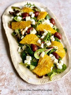 Una foto de Ensalada de espinacas y naranja