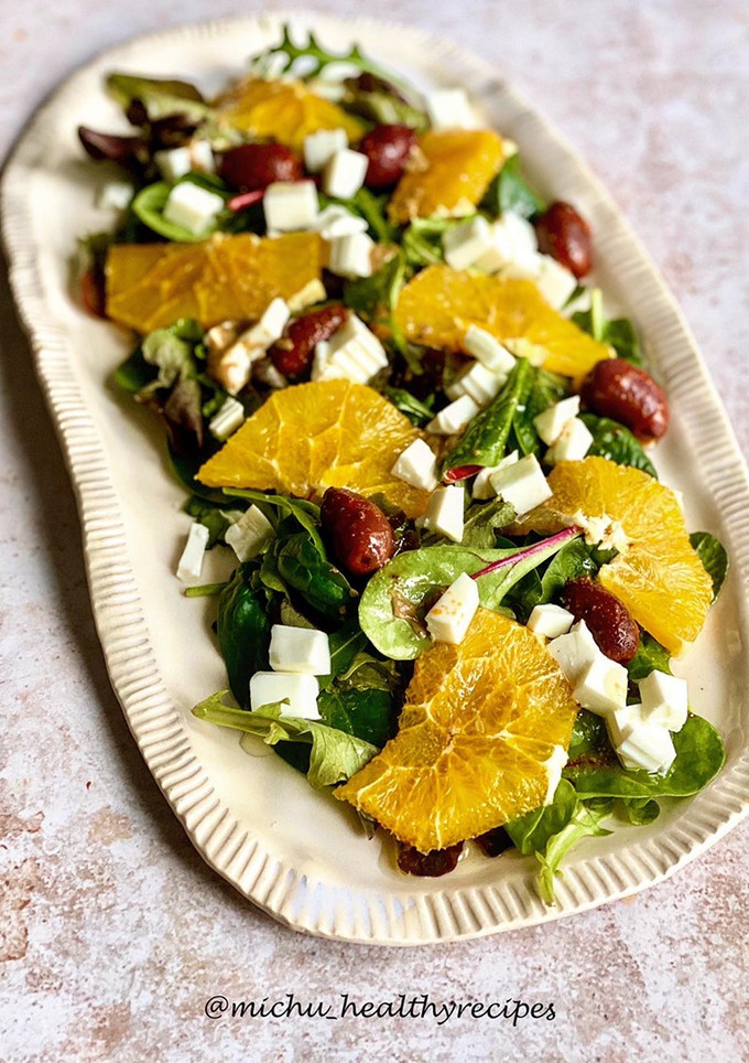 Una foto de Ensalada de espinacas y naranja