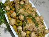 زيتون أخضر مع أفخاذ و كرات الدجاج