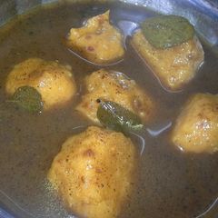 A picture of Paruppu urundai Kuzhambhu.