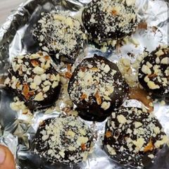 A picture of Nutty Butty chocolates.