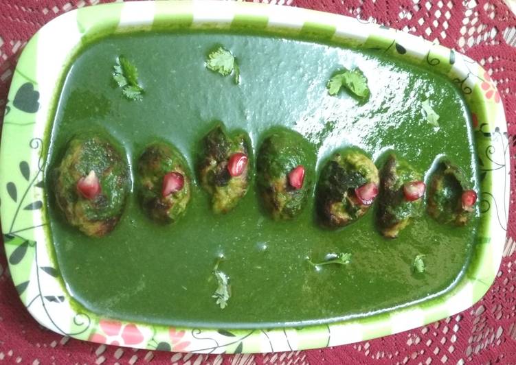 Lauki kofta in green gravy