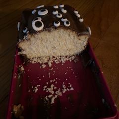 A picture of White Cake.