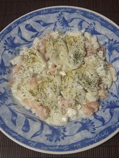 Una foto de Ensalada de alcachofas y salmón