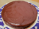 Bizcochuelo casero de vainilla relleno con dulce de leche