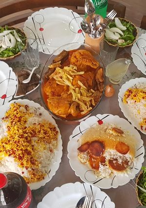 عکسی از دستور ّمزه دار کردن مرغ برای انواع خورشت ها🍗