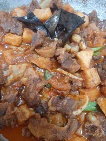 Cara Gampang Menyiapkan Resep Oseng Mercon Tetelan Krecek yang Menggugah Selera