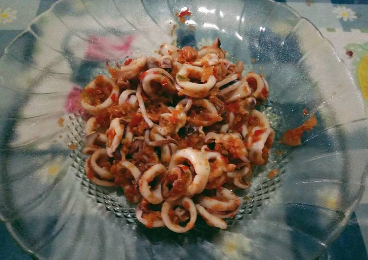 Langkah Mudah untuk Menyiapkan Sotong rebus sambal thailand (pedasss) yang Bikin Ngiler