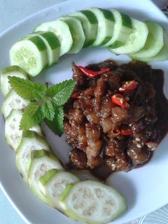 Hình của món Thịt kho mắm ruốc.