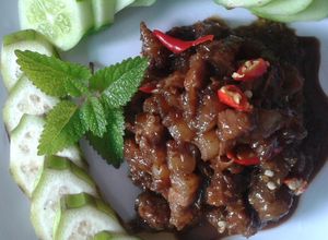 Hình của món Thịt kho mắm ruốc.