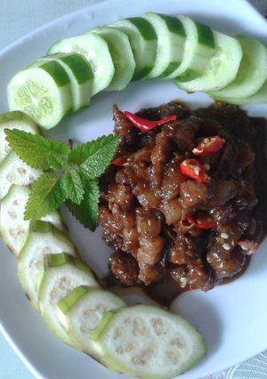 Hình của món Thịt kho mắm ruốc.