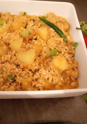 A picture of Chicken qeema Aloo.
