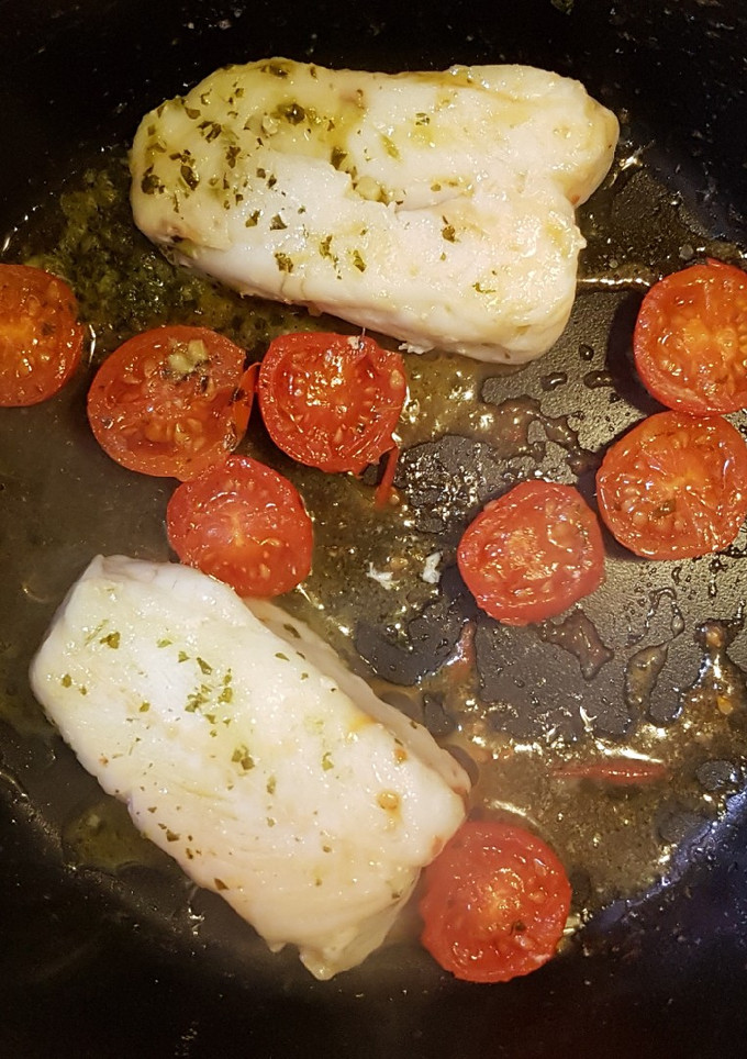 Una foto de Merluza al vino blanco