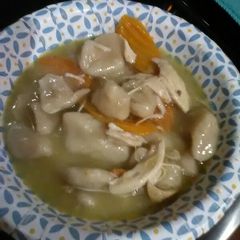 A picture of LeeLee's Chicken & Dumplins.
